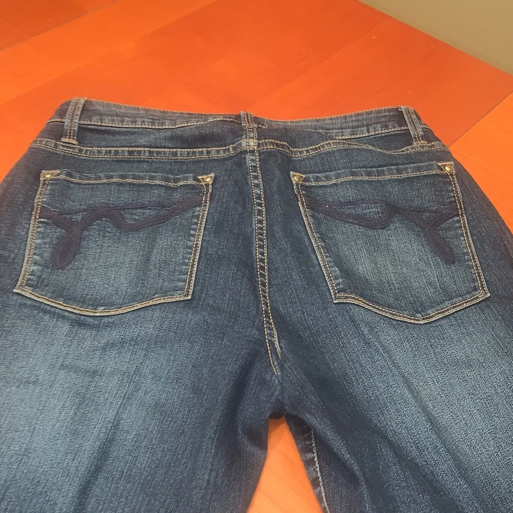Cache Jeans - Picture 3 of 4